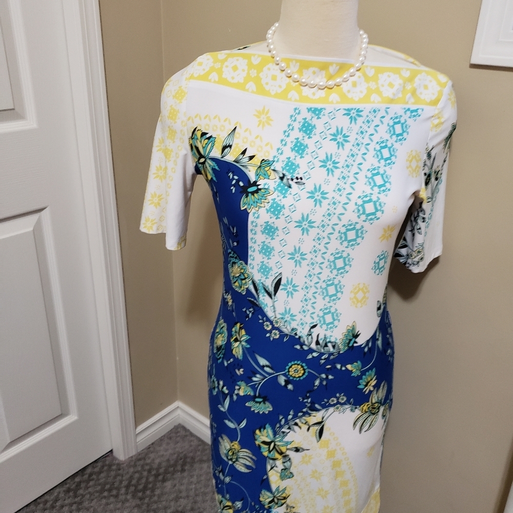Dress - Picture 3 of 3